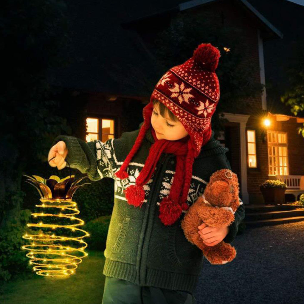 Garden Pineapple Solar Lights